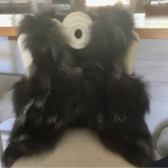 Silver Fox Vest Gorgeous - Picture 6 of 9